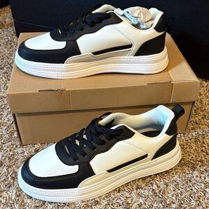 Stylish Black and White Women’s Sneakers